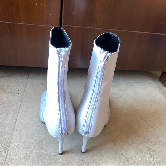 Dorateymur White Leather Ankle Boots 3” heel square toe - Picture 5 of 6